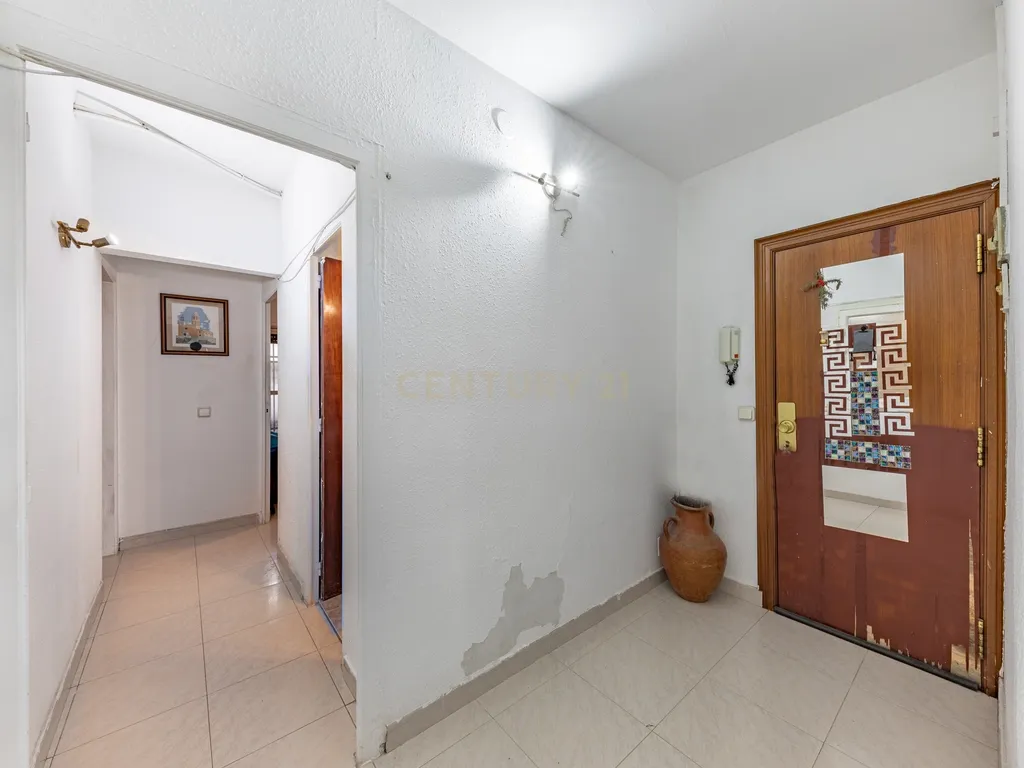 Apartamento luminoso com varanda e pátio na La Bòbila – Sitges - Image 11