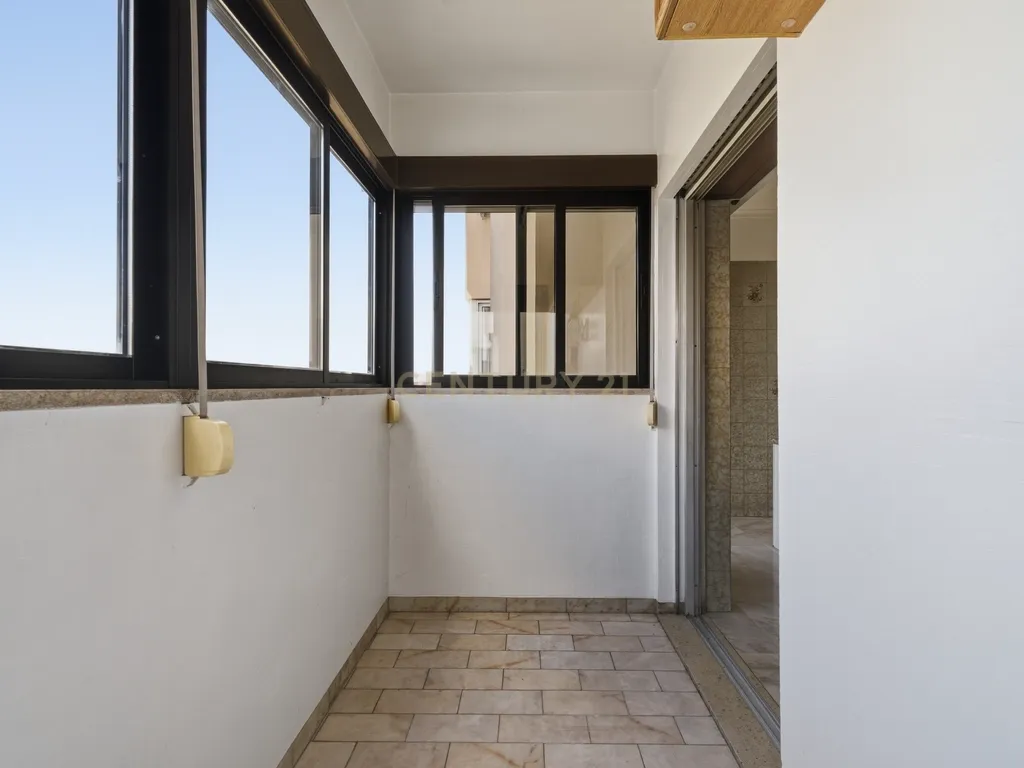 Apartamento T4 Areeiro - Viver bem no coração de Lisboa - Image 16