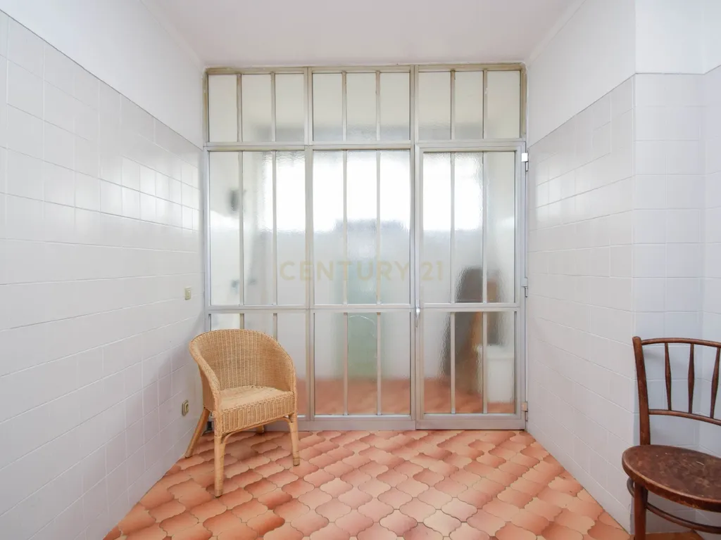 T3 na Quinta do Marquês, Oeiras | 115 m² de Potencial para Criar a Sua Casa de Sonho - Image 30