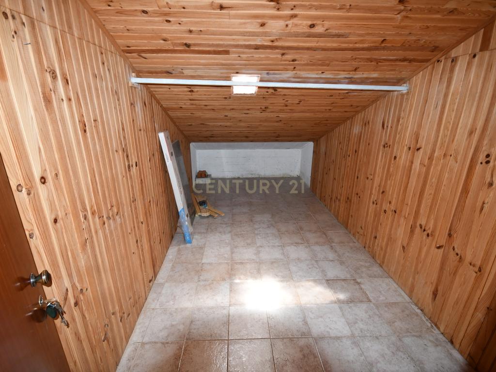 T2  Anta Cacém com  Garagem - Image 29