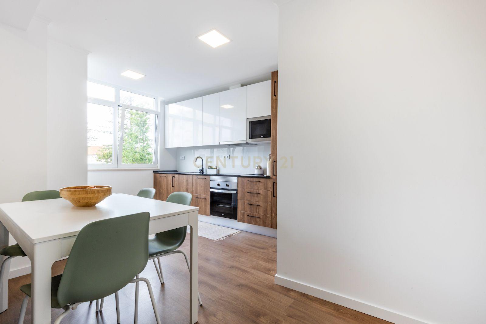 Apartamento T3 Totalmente Renovado com Excelente Localização em Lisboa - Image 15