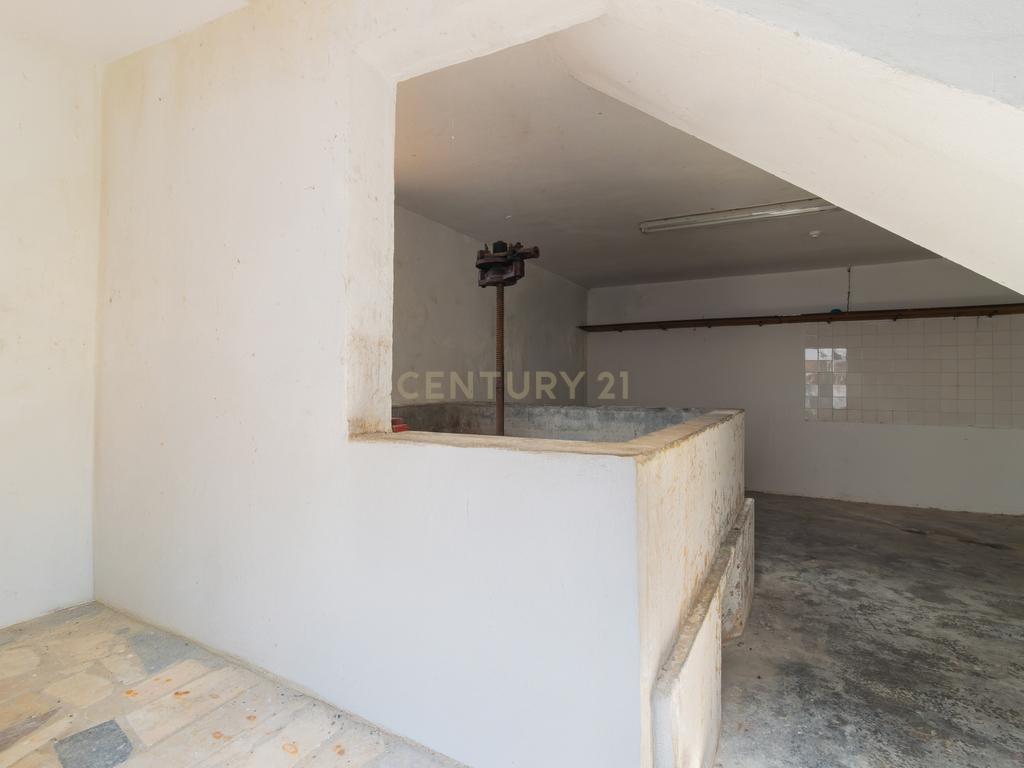 MORADIA EXCLUSIVA EM ALCOBAÇA – CONFORTO, ESPAÇO E POTENCIAL DE INVESTIMENTO! - Image 38