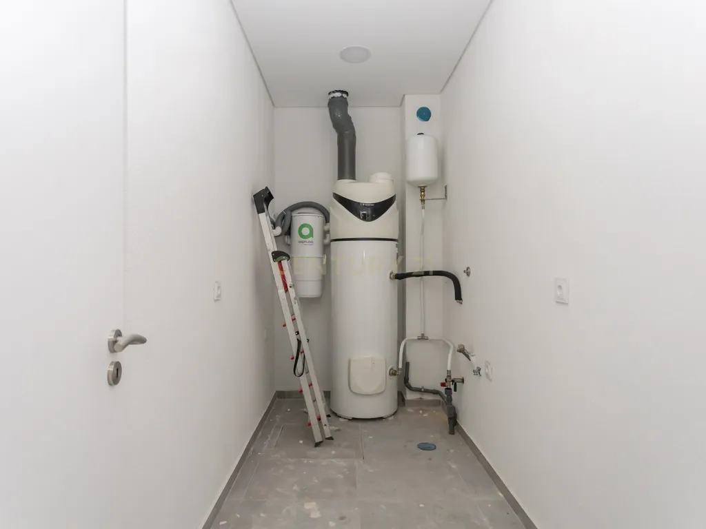 Carisma e boas áreas na sua Moradia Nova T4 Suites!!! no Pinhal do General - Image 53