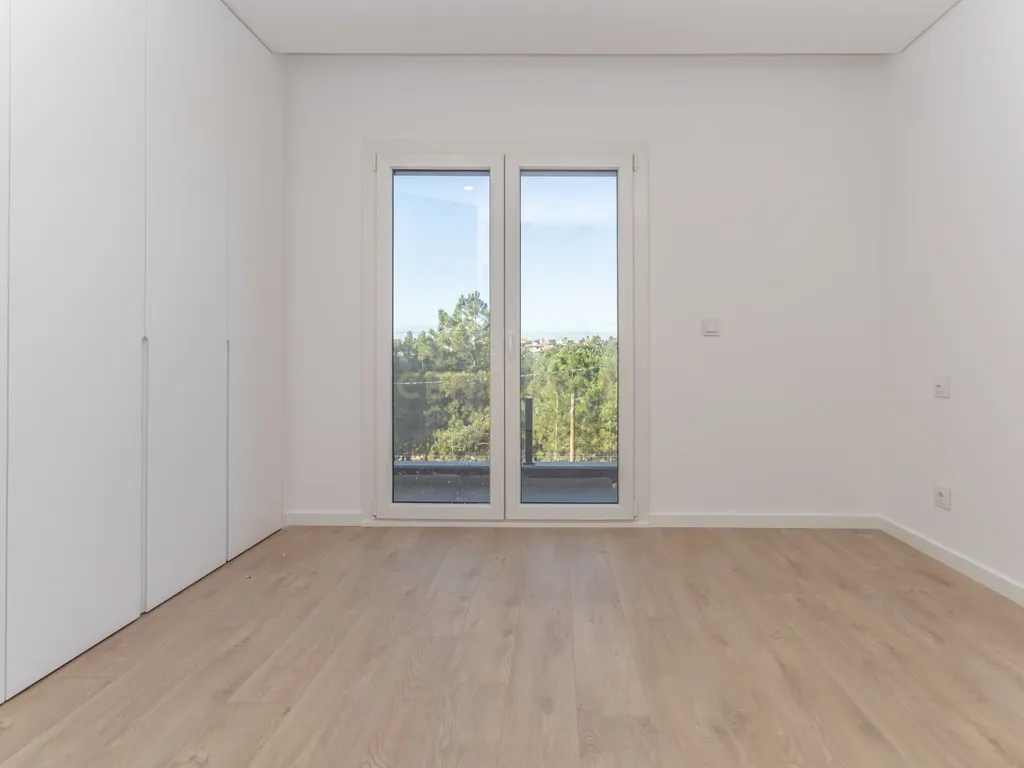 Carisma e boas áreas na sua Moradia Nova T4 Suites!!! no Pinhal do General - Image 75