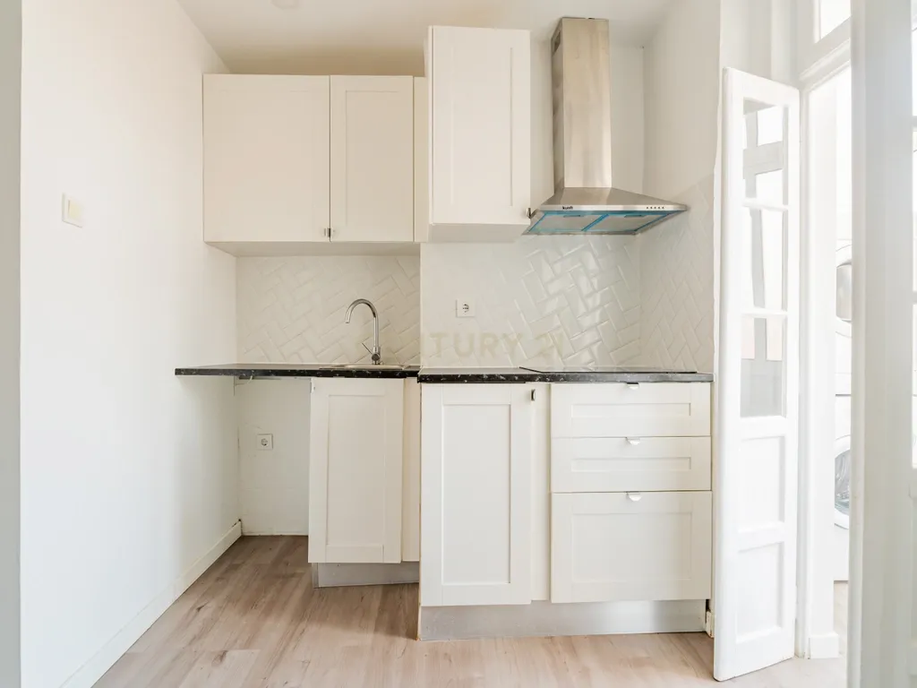 Apartamento T1 Remodelado na Penha de França – Lisboa - Image 14
