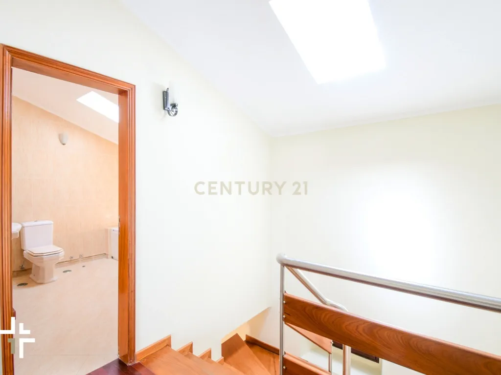 Moradia T2 com Jardim e Alpendres Exclusivos | São Pedro do Estoril - Image 44