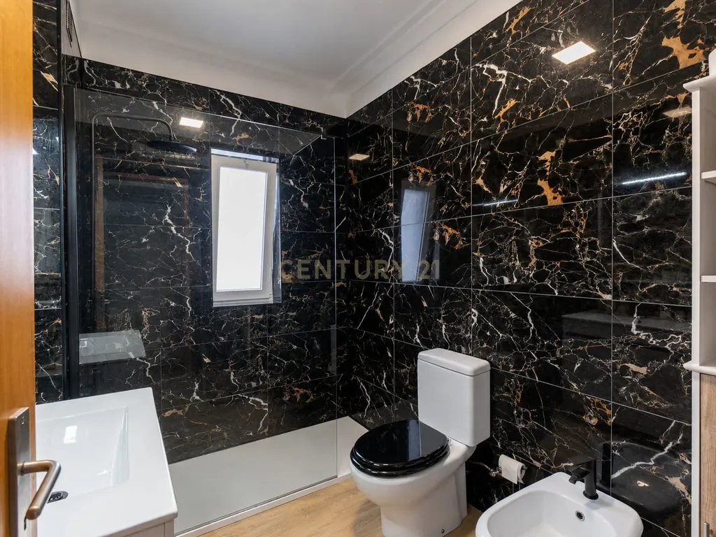 T2 EM ERMESINDE — 106 m², ÁREAS EXTRAORDINÁRIAS E QUALIDADE IMPECÁVEL - Image 16