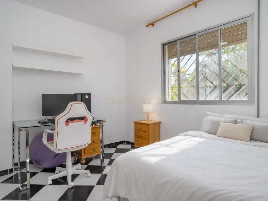 Propriedade única com 2 habitações independentes, piscina e zona desportiva em Alhaurín de la Torre - Image 15