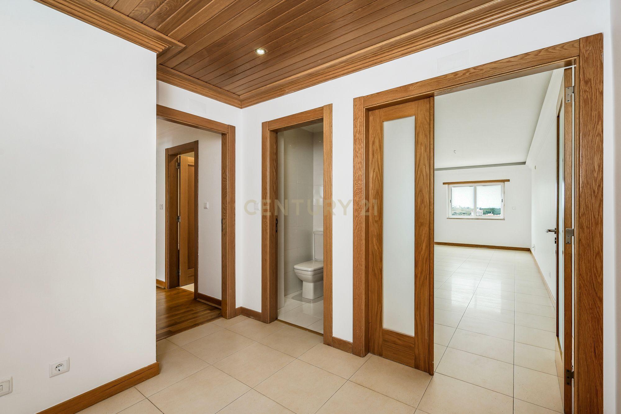 Fotografia 3 de Apartamento T3 na Serra das Brancas, com box de 67m2 e arrecadação.