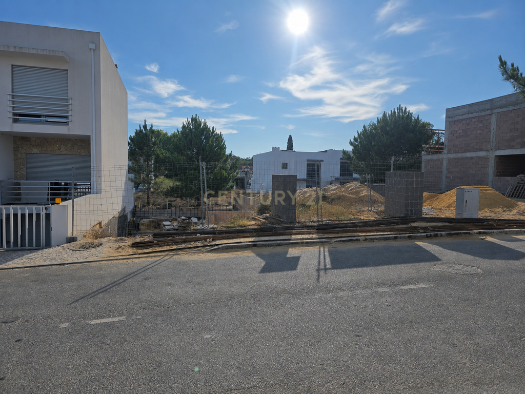 Moradia em Banda T3 | Maçã – Sesimbra - Image 3