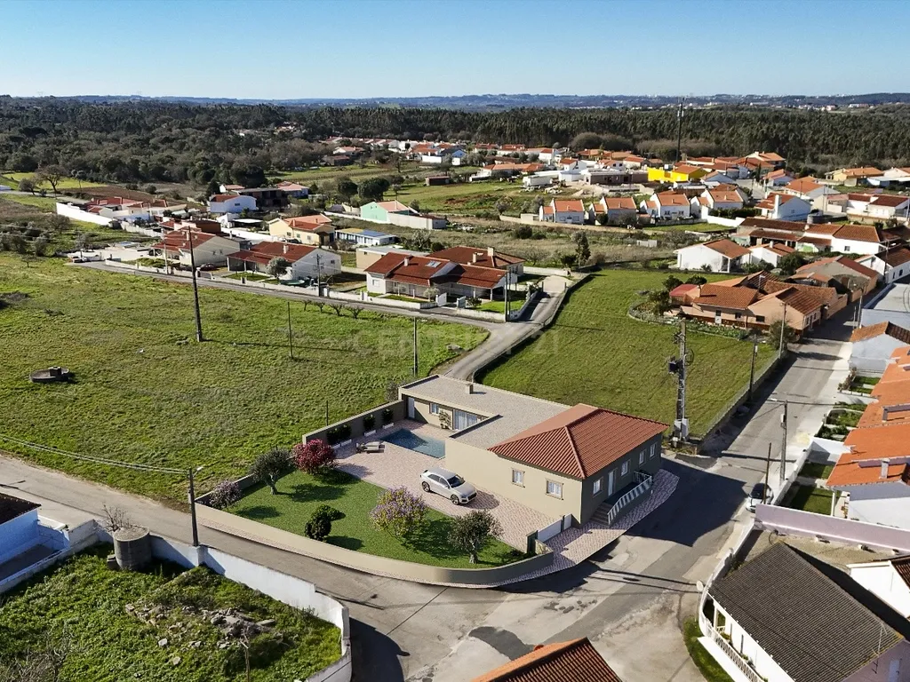 Luxuosa Moradia T3 num lote de terreno 732 em Aljubarrota, Alcobaça - Image 2