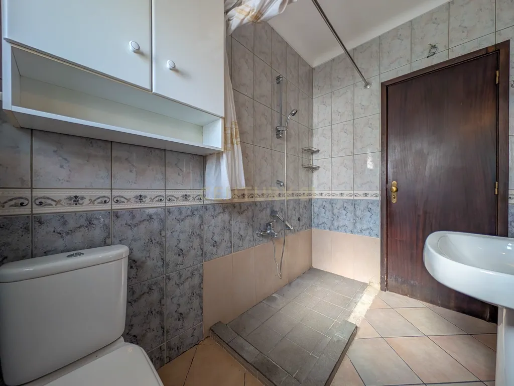 Pinhal Palmeira - Moradia Bifamiliar + Moradia T2 com Armazém em Terreno de 1.010 m² - Image 29