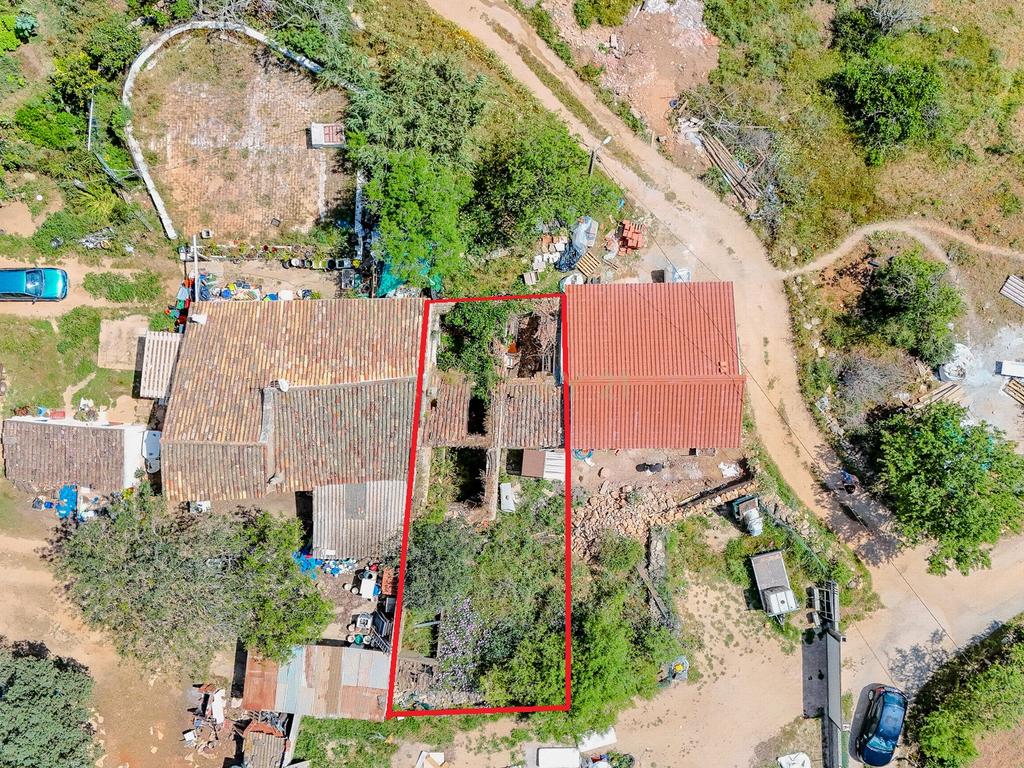 Ruína com 46 m² e Terreno de 15.410 m² em Ferreiras – Albufeira - Image 2