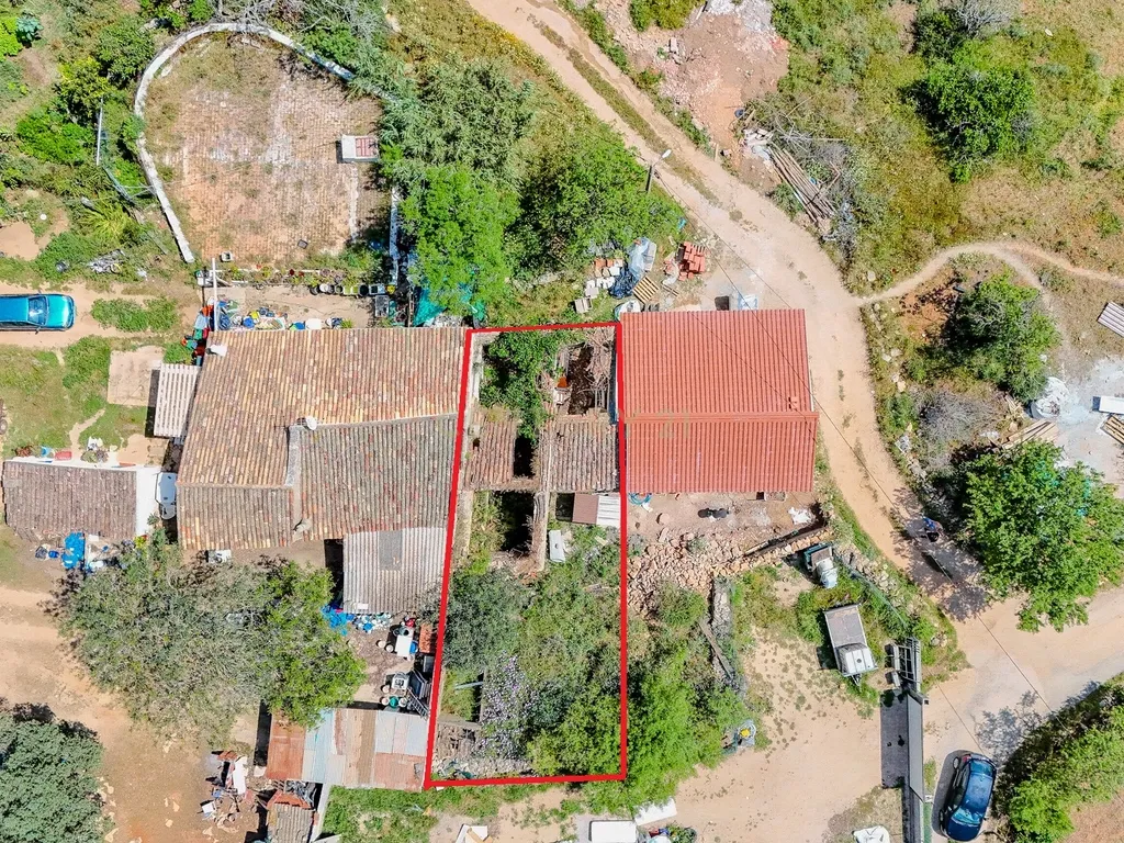Ruína com 46 m² e Terreno de 15.410 m² em Ferreiras – Albufeira - Image 2