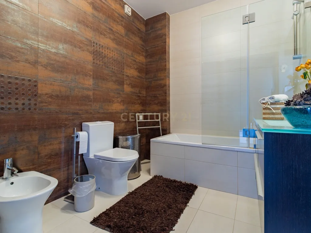 Moradia T3 com Jardim, Garagem e Cave em Embra, Marinha Grande - Image 22