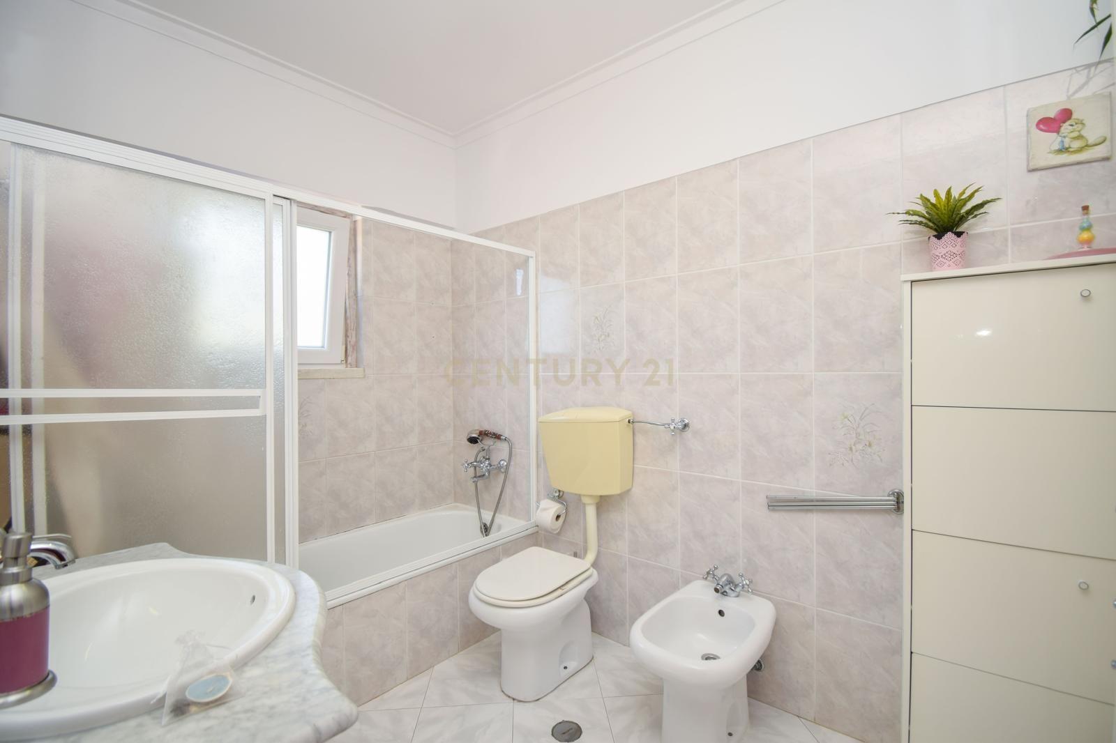Apartamento T2 à venda em Carnaxide e Queijas, Oeiras — foto 23