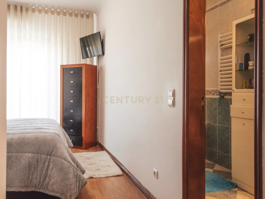 Moradia Isolada T4+2 com Piscina | Lazarim – Charneca da Caparica - Image 23