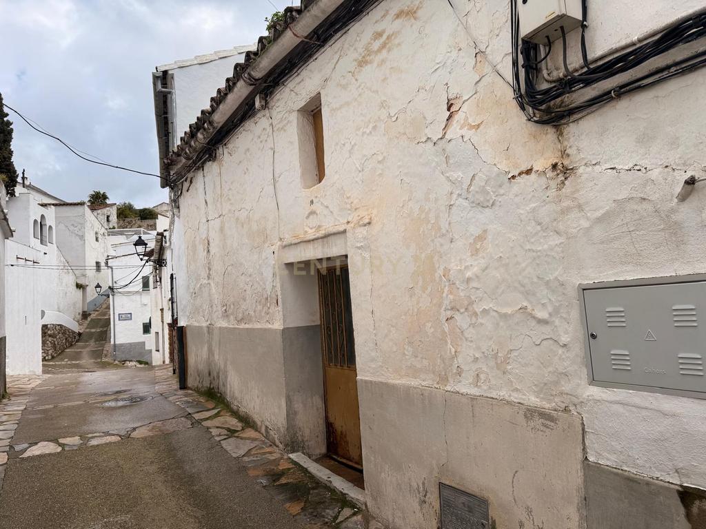 🏡 Casa com grande potencial em Gaucín, com vista panorâmica para África e para o mar - Image 1