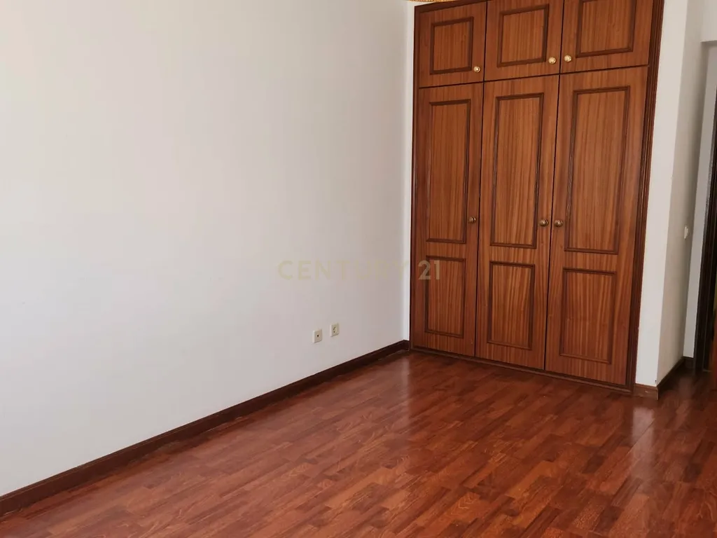 T4 em Alcains| Espaço, Localização e Funcionalidade - Image 13
