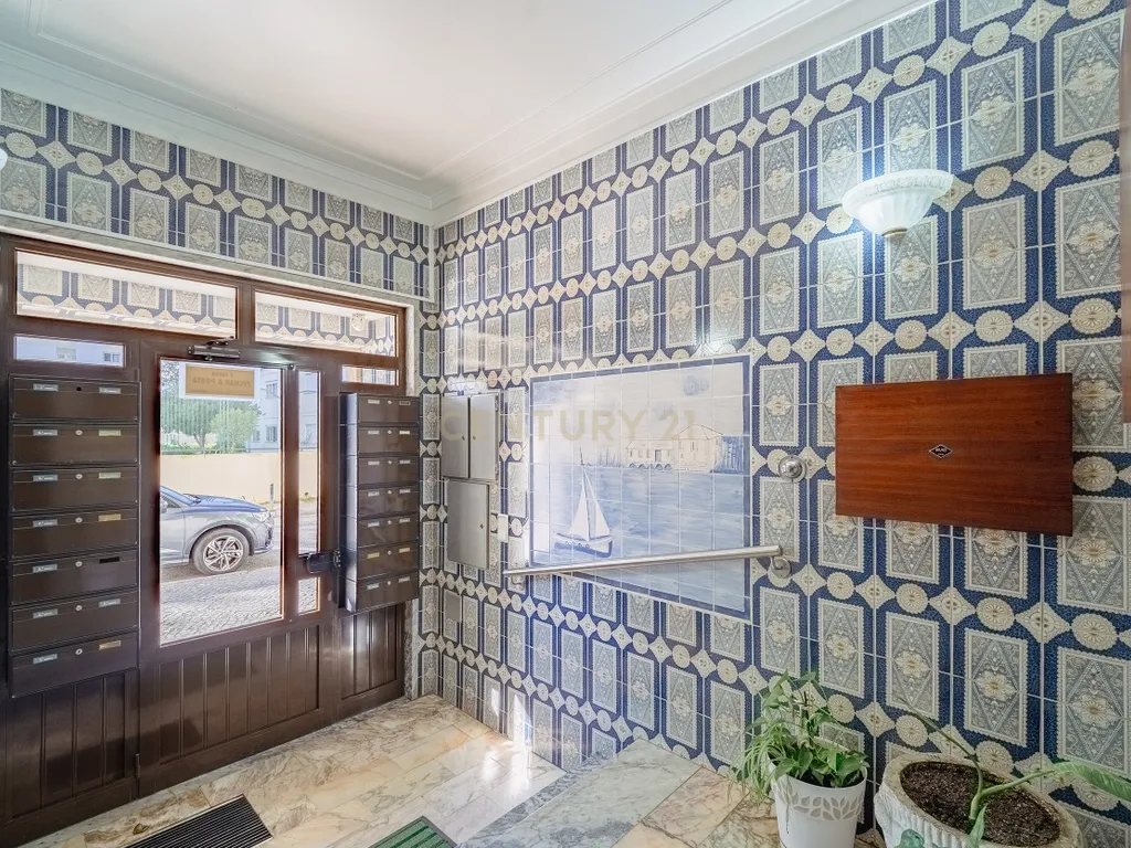 Apartamento T2 em Amora, Seixal - Oportunidade Única! - Image 24