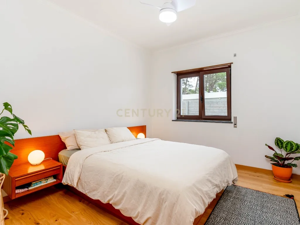 Viver com Elegância entre o Litoral e a Cidade – Uma Casa Sustentável em Colares, Portugal - Image 33