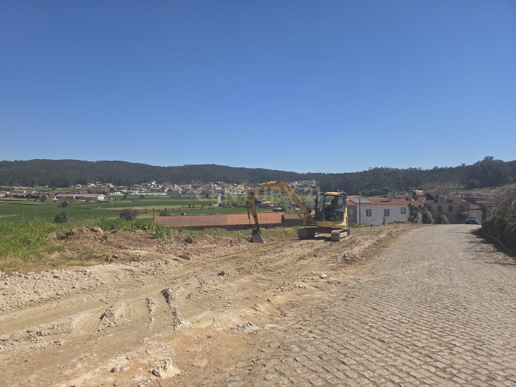 Fotografia 4 de Lote para construção de moradia de três frentes, Vilar de Figos, Lote5