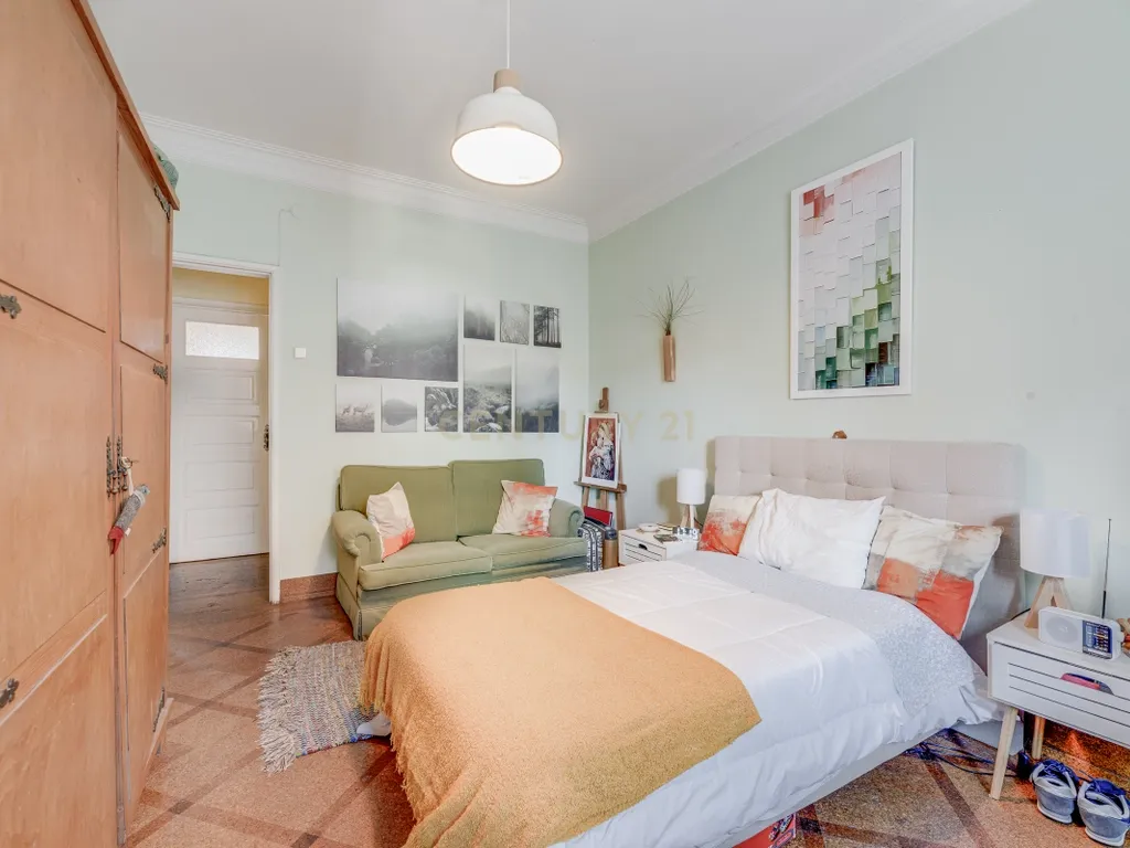 Fantástico Apartamento na Av. João XXI, com uma localização estratégica. - Image 19