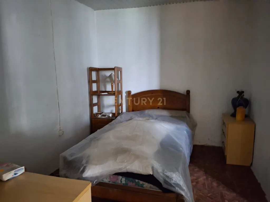Moradia para Recuperação no Montijo com Jardim e Garagem - Image 17