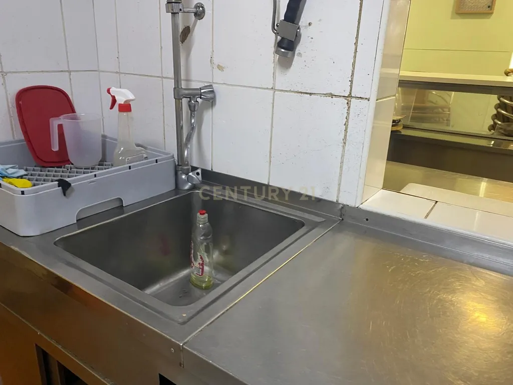 Restaurante em São Domingos de Benfica com faturação ativa e clientela fidelizada - Image 5