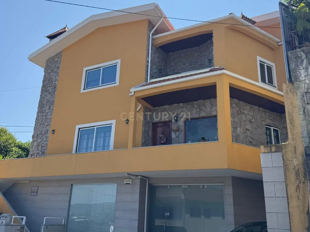 Espetacular Moradia T3 em Gondomar - Image 32