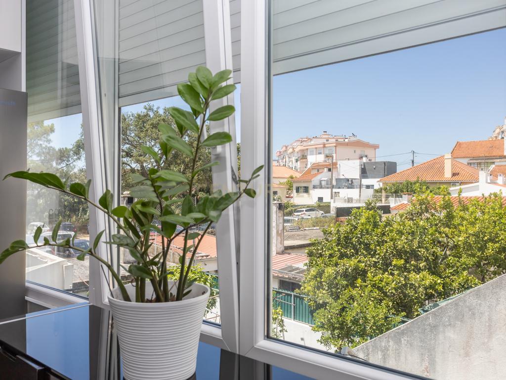 Apartamento T3 mais sótao, num 1 andar em Amora - Seixal - Image 32