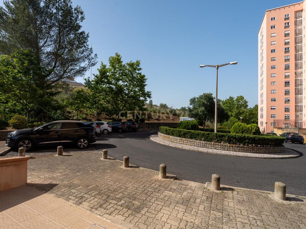🏚️ ÓTIMO APARTAMENTO T3 - Santo António dos Cavaleiros - Image 36