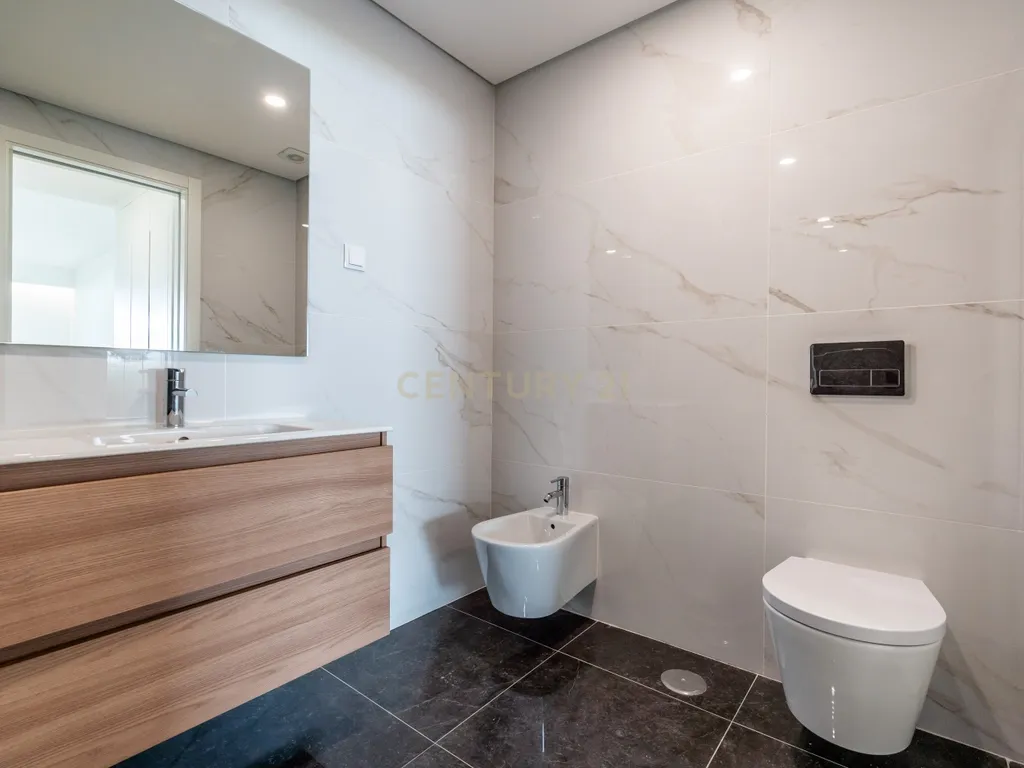Apartamento T2 Novo a Estrear, Piscina, Estacionamento Privativo, no Centro de Albufeira – Correeira - Image 14