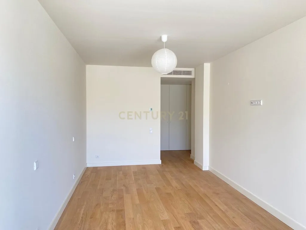 Apartamento T2 Novo com varanda, dois lugares de estacionamento, arrumo e fantásticas vistas sobre o rio - Image 19