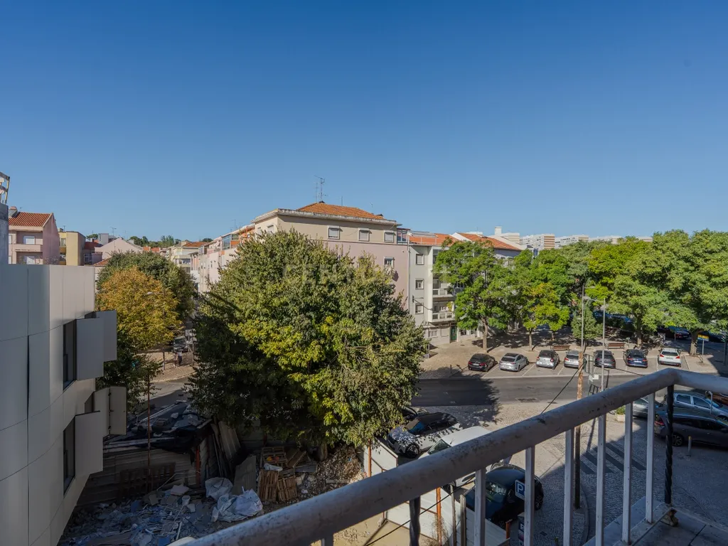 Apartamento T2+1 em Moscavide, Próximo ao Metro - Image 10