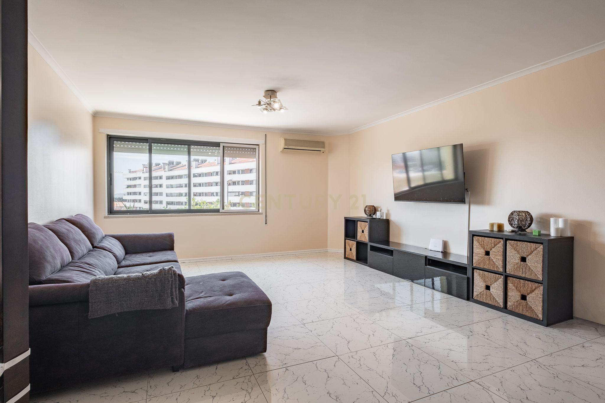 T2 Mobilado no Montijo | Suite e Lugar de Garagem