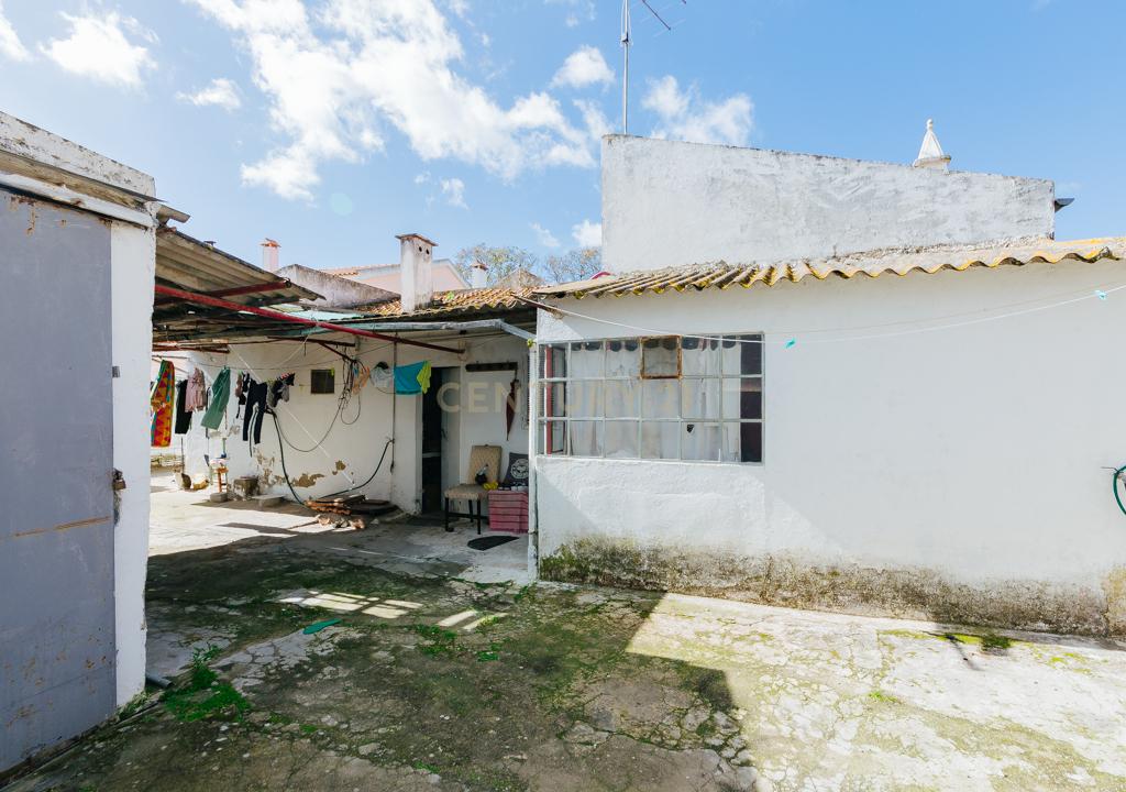 Montijo/Excelente Lote de Terreno com 1056m2 e Moradias para Remodelacao. - Image 24