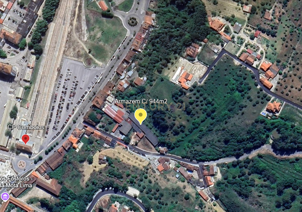 Armazém com 944 m² junto à estação de comboios de Tomar - Image 21