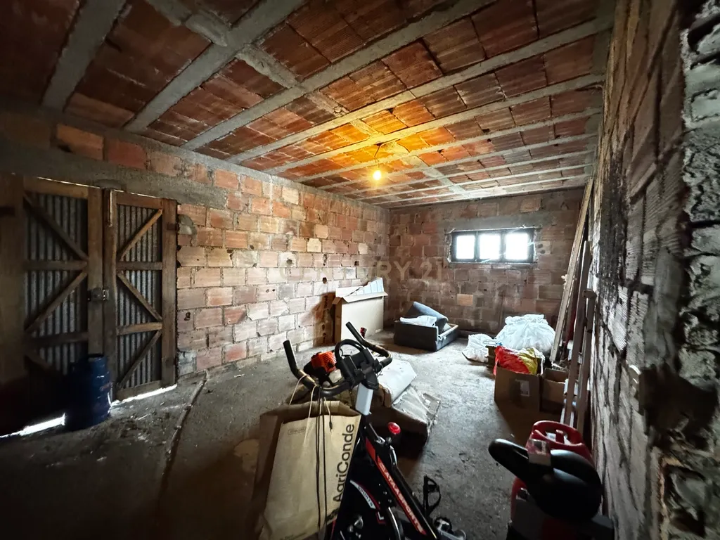 Moradia T3 Renovada em Fragoso - Image 19