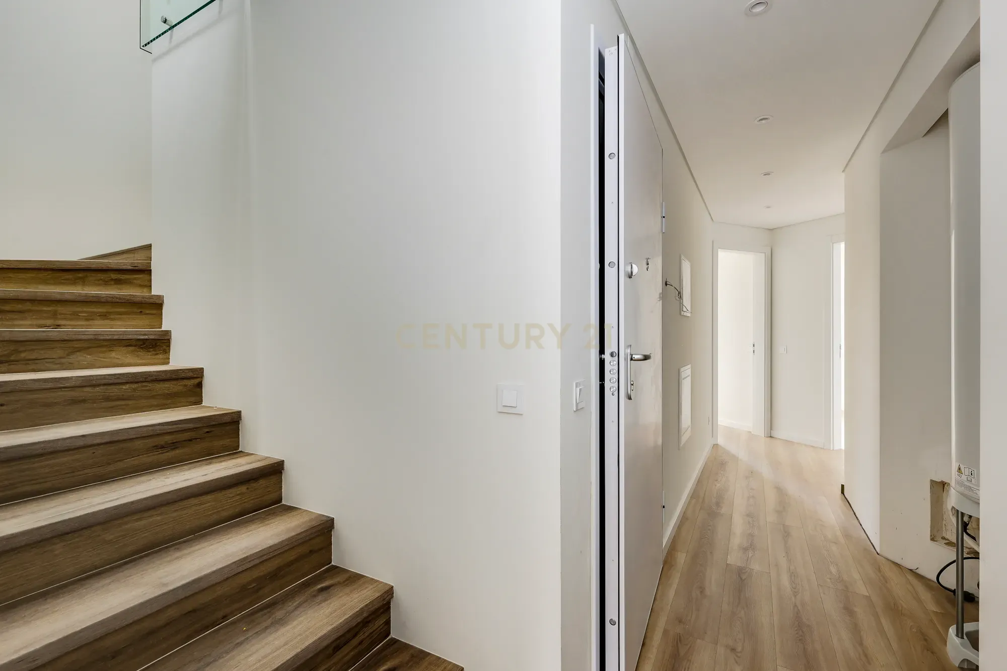 Fotografia 3 de Viva o privilégio do Tejo: T3 Duplex exclusivo no coração de Santa Iria de Azóia!