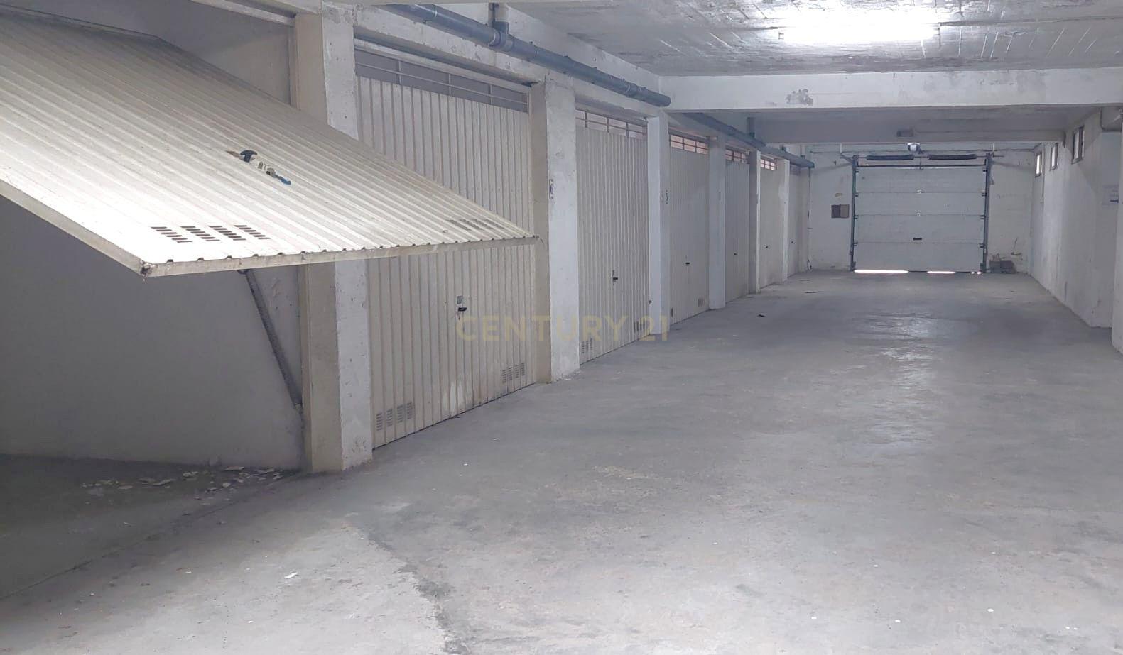 Fotografia 3 de Garagem em zona central, Ericeira - Mafra
