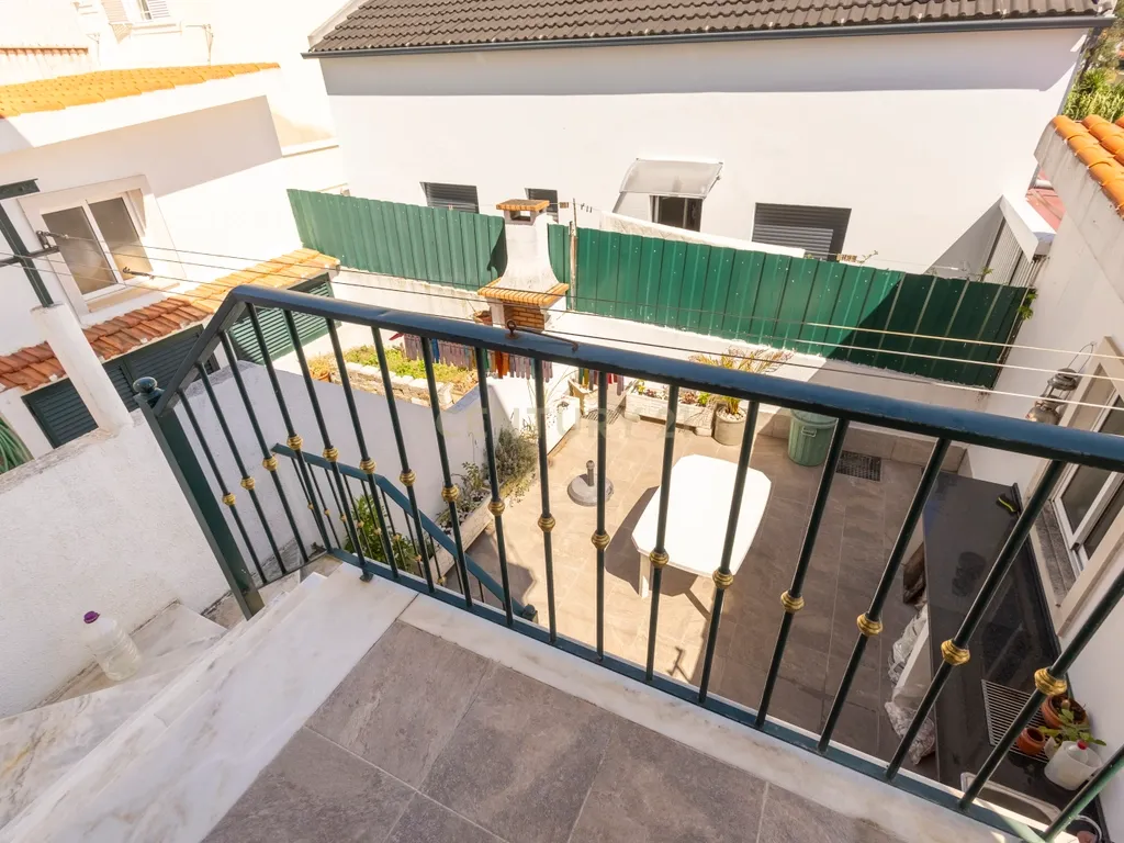 Moradia T2 Geminada com Aproveitamento de Sótão na Quinta do Conde - Image 35