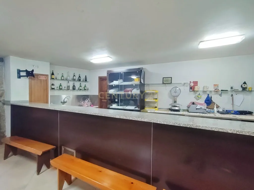Moradia com Comércio em Amorim, Póvoa de Varzim - Uma Oportunidade Única! - Image 41