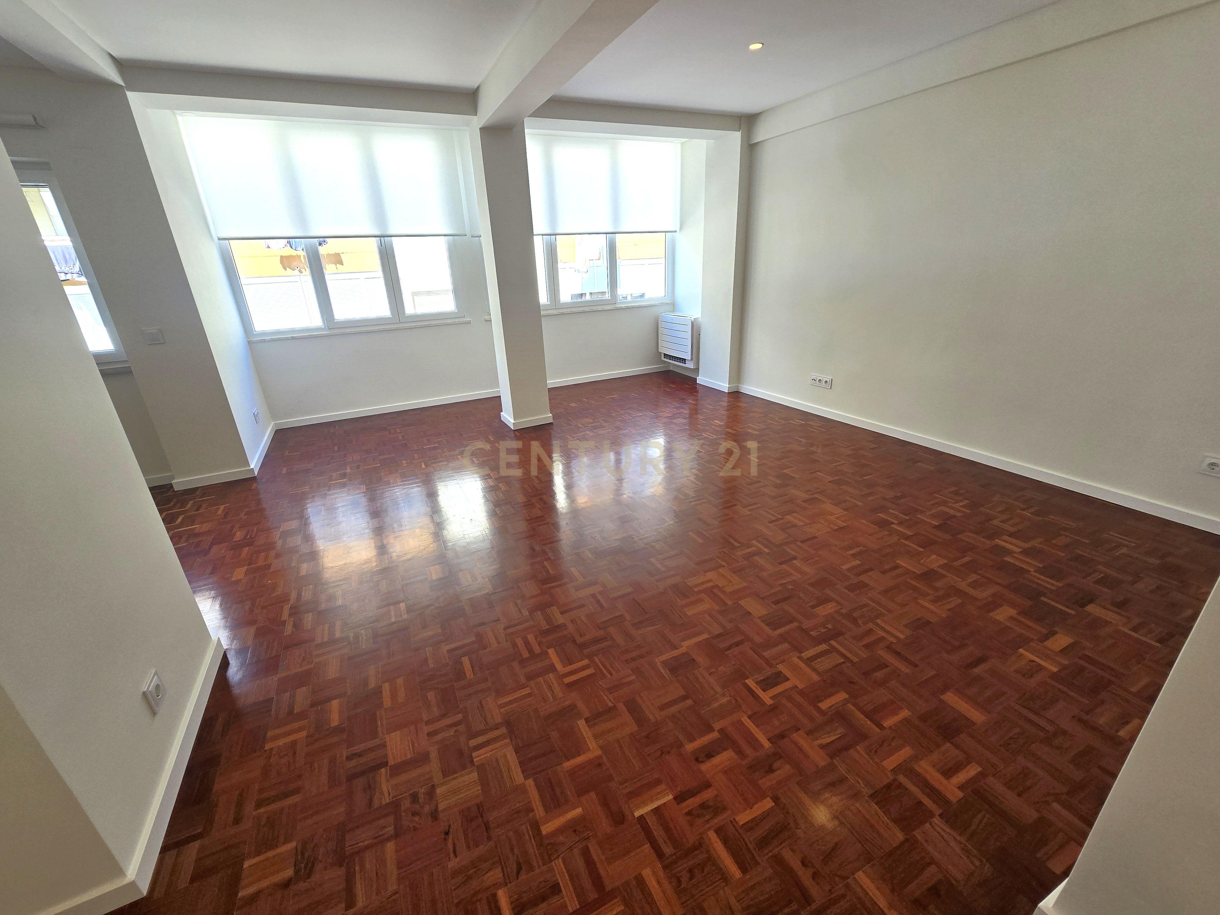 Fotografia 6 de Apartamento T3 totalmente remodelado em Almada