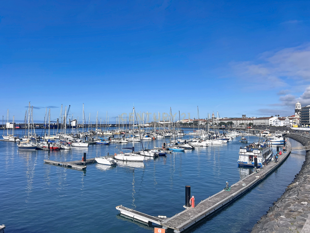 Penthouse T3 de Luxo no 20.º e Último Piso | Vista Mar Única sobre Ponta Delgada - Image 26