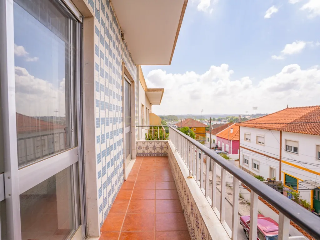 Apartamento T4 localizado no Bairro dos Arneiros, em Caldas da Rainha - Image 21