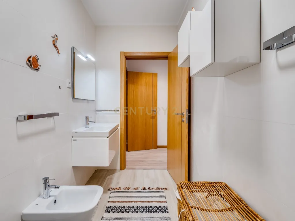 Apartamento T2+1 novo, design moderno, central, a 250metros da Praia de Armação de Pêra - Image 24