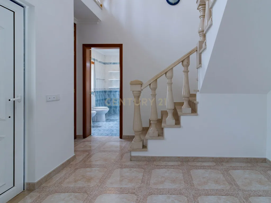 Excelente Moradia T3 na Burinhosa - Image 11
