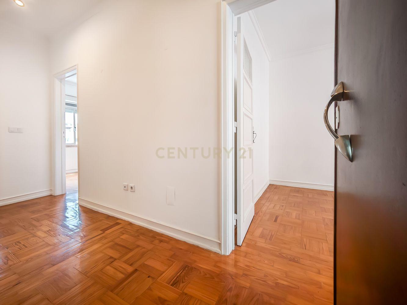 Arrendamento - T2 em S. D. Benfica, junto ao Metro do Alto dos Moinhos – pohled 4