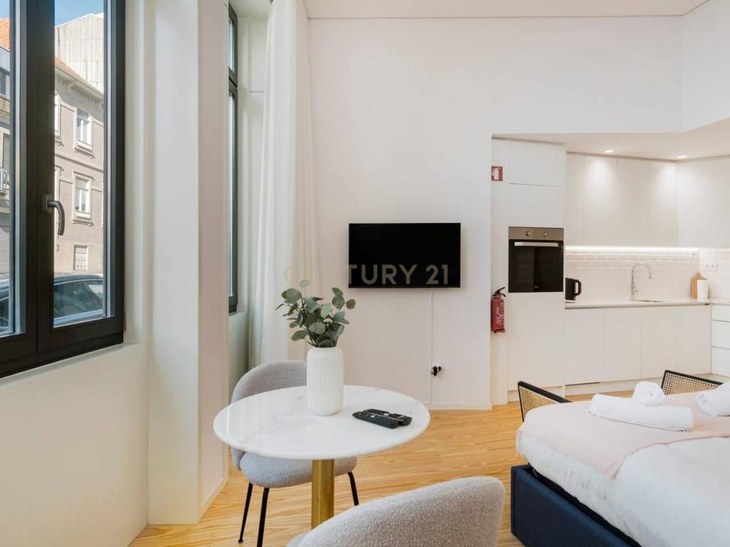 Apartamento T0 , com Licença AL, na Rua de Camões – Porto - Image 18